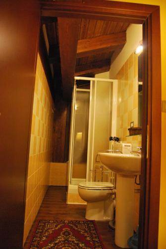 Chalet Edelweiss - Tap to explore photos