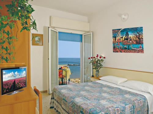 Double or Twin Room with Sea View