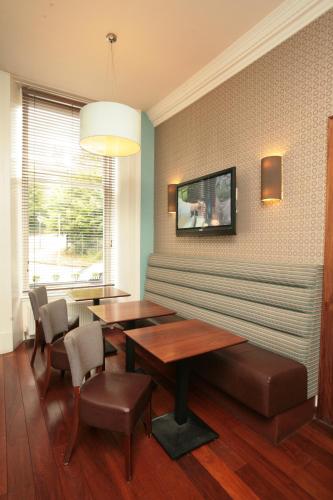 Acorn Hotel - image 11