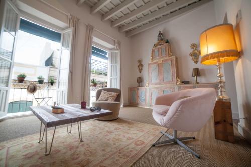 Eva Recommends Sentencia, Sevilla