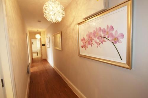 Hunter House Apartment - image 2