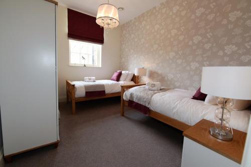 Hunter House Apartment - image 9