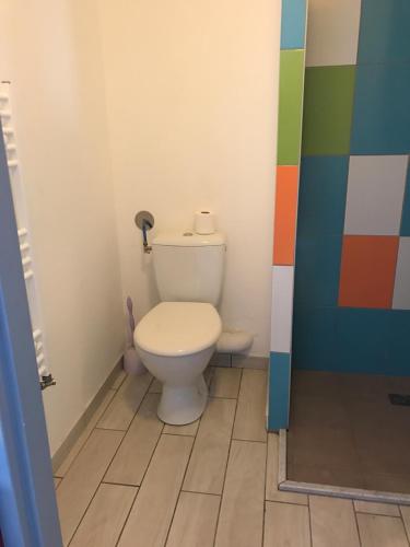 Bathroom, Les Studines near Renaison Airport