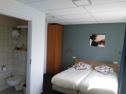 Hotel De Wilde Kriek - before De Karsteboom - image 12