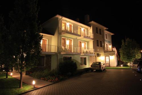 Jade Hotel - image 13