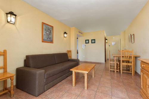 Apartamentos Embajador - image 9