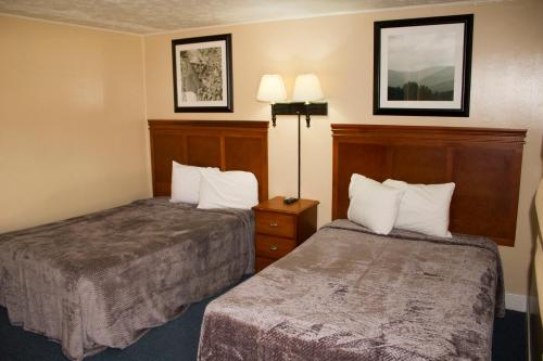 2 double beds