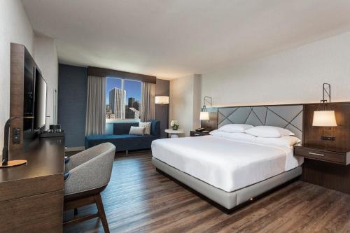 Hyatt Regency Rochester near สนามกีฬาบลู ครอส