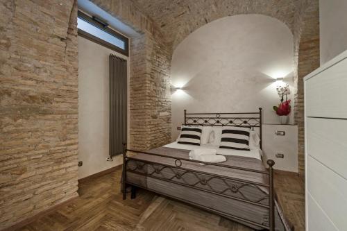 White flat Rione Monti, Rome (photo 2)