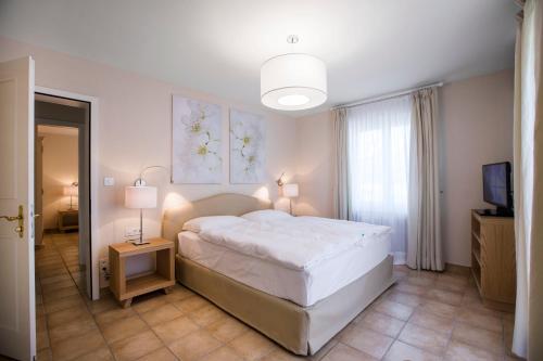 Villa Delta Suites House