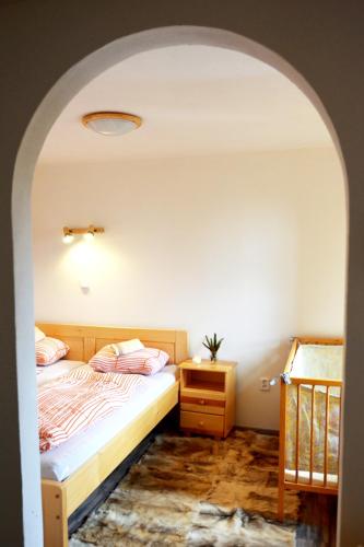 2 bedrooms, 3 beds