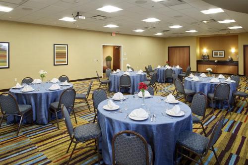 Fairfield Inn & Suites Cleveland Beachwood Photo 24