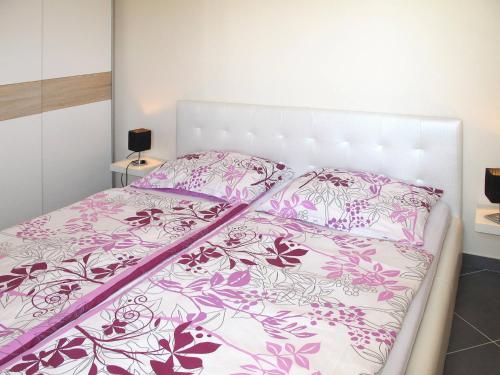 Apartment Kyra - LOV230