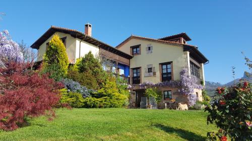  C.A. Heredad de la Cueste, Pension in Llenín