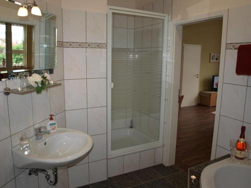 Bathroom, Hotel am Schutzenberg in Gotha