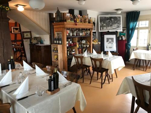 Hotel Restaurant Pizzeria Rotes Haus in Munsterlingen