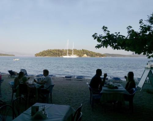 Avra Beach Hotel – Nidri, GA