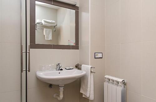 Hostal Don Rodrigo - main image