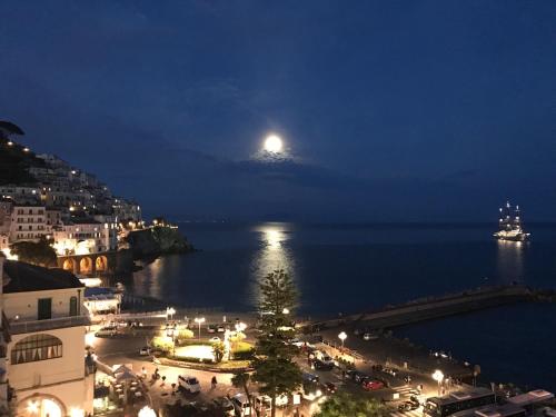 ทัศนียภาพ, โรงแรมโครเช ดิ อมาลฟี (Hotel Croce Di Amalfi) in อมัลฟี