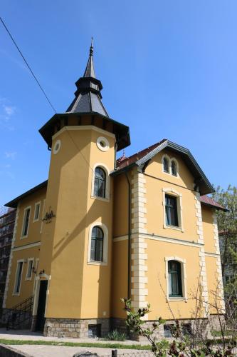 Anna Villa - image 2