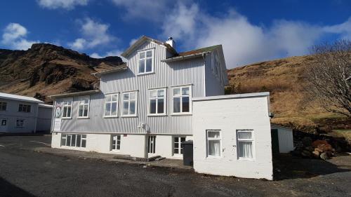 Puffin Hostel Vík