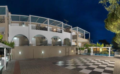 Viesnīcas āriene, Epavlis Beach Resort in Aghios Emilianos