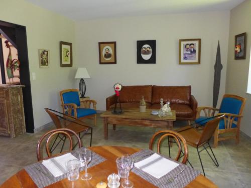 Pub/Lounge, Le Moulin de Saint-Julien in Creches-sur-Saone