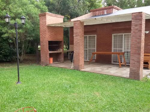 2 bedrooms, 5 beds