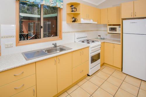 2 bedrooms, 5 beds