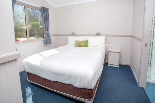 3 bedrooms, 6 beds