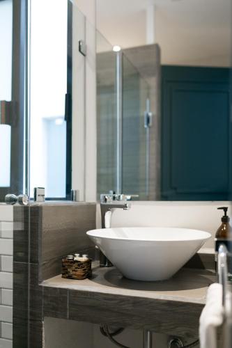 Double Room with Private External Bathroom image 10
