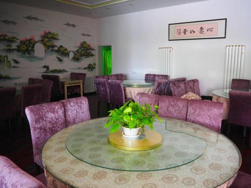 Dunhuang Gold Dragon Hotel