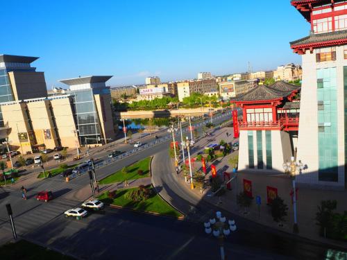 Dunhuang Gold Dragon Hotel