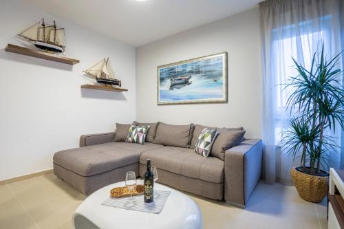  Apartment Noah in Podstrana