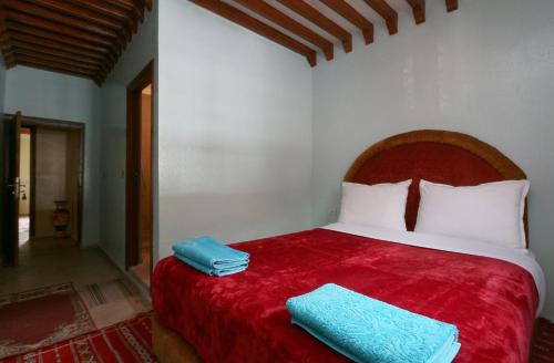 2 queen beds