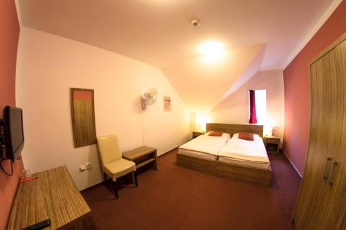 Wellness Hotel Hukvaldy - image 11