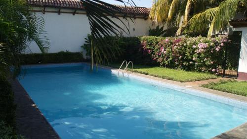 Swimming pool, Hotel Cacique Adiact in León