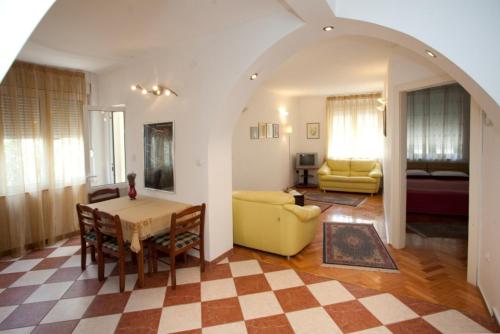Apartments Beautiful Sandy Beach, Split (photo 7)