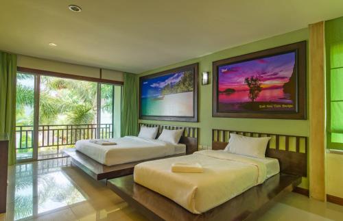 room detail thumbnail 1