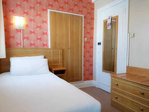 Standard Single Room room in Ocean Beach Hotel & Spa - OCEANA COLLECTION