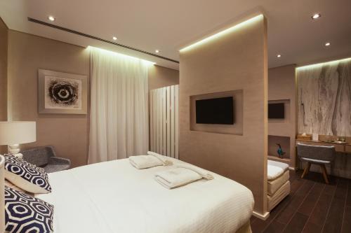 Consolato Boutique - image 6