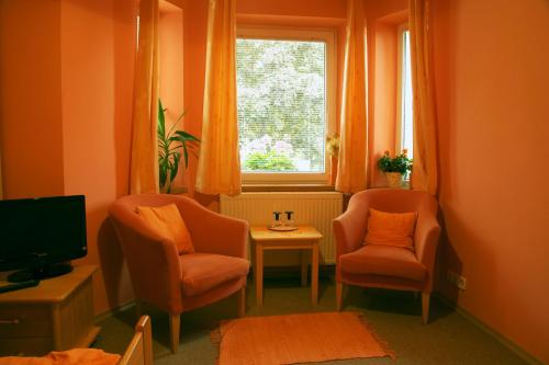 Twin Room image 2