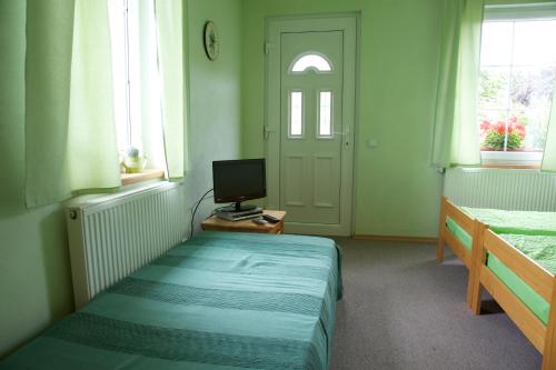 Twin Room image 1