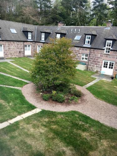 Dunnottar Woods Cottage