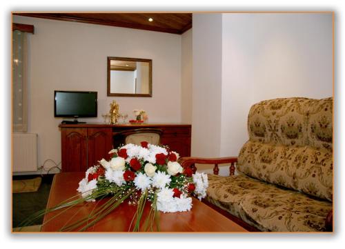 Art - M Gallery - image 12
