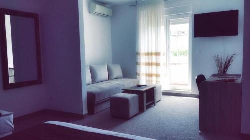 Motel Aura - main image