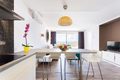 บริการและสิ่งอำนวยความสะดวก, รอยัล ซัน รีสอร์ต (Royal Sun Resort) in เกียเดอิโซรา