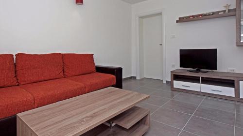 2 bedrooms, 4 beds