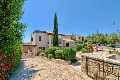 4 bedroom Villa Helidoni with private infinity pool, Aphrodite Hills Resort 4 bedroom Villa Helidoni with private infinity pool, Aphrodite Hills Resort