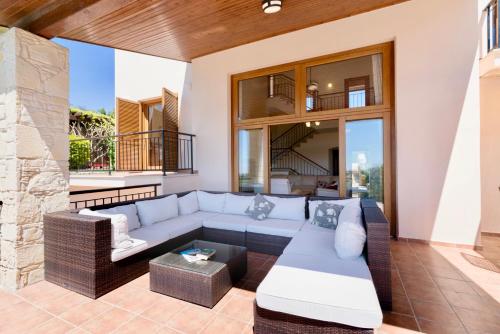 4 bedroom Villa Helidoni with private infinity pool, Aphrodite Hills Resort 4 bedroom Villa Helidoni with private infinity pool, Aphrodite Hills Resort